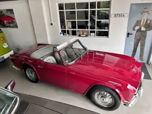 Triumph TR4 Cabriolet / Roadster aufwendig restauriert. Bild 4