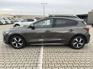 Ford Focus 1.0 EcoBoost Active NAVI ACC RFK Bild 3
