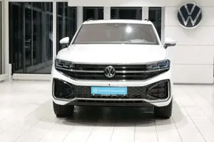 Volkswagen Touareg 3.0TDI R-Line Allradlenkung Dynaudio HUD 360° P... Bild 4