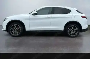 Alfa Romeo Stelvio Bild 2