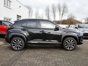 Toyota Yaris Cross 1.5 Hybrid Teamplayer NAVI SHZ Bild 3