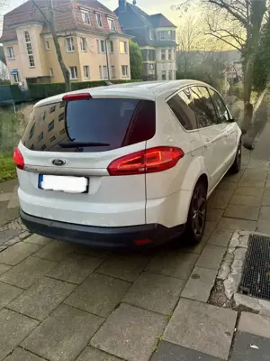 Ford S-Max 2.0 TDCi DPF Automatic . Titanium TÜV 12/2027