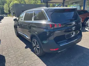 Peugeot 5008 Hybrid GT 136 NAVI SITZHEIZUNG 7-SITZE 19'' Bild 3