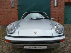 Porsche 911 S Coupe "Silver Anniversary" Sondermodell Bild 2