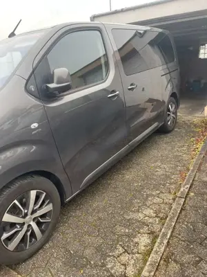 Toyota Proace Proace Verso D-4D 2,0 L1 (8-Si.) Team Deutschland Bild 3