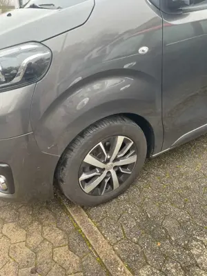 Toyota Proace Proace Verso D-4D 2,0 L1 (8-Si.) Team Deutschland Bild 4