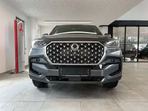 SsangYong Rexton 2.2 D Lux 4WD LED Navi Abstandstempomat Navi 3,5T Bild 5
