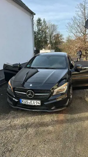Mercedes-Benz CLA 220 CDI 7G-DCT AMG Line