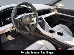 Porsche Taycan 4 InnoDrive HUD LED-Matrix Sitzbelüftung Bild 4