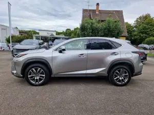 Lexus NX 300h E-FOUR Executive Line Panodach Navi LED Dyn. Kurve Bild 2