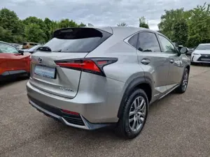 Lexus NX 300h E-FOUR Executive Line Panodach Navi LED Dyn. Kurve Bild 5