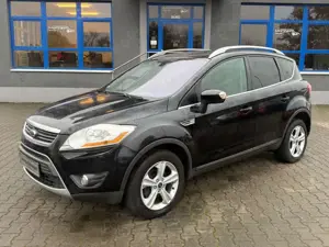 Ford Kuga Trend--Panorama-AHK-Sitzheiz.--