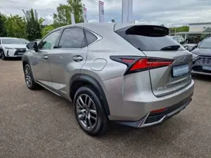 Lexus NX 300h E-FOUR Executive Line Panodach Navi LED Dyn. Kurve Bild 3