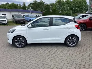 Hyundai i10 Trend 1.2 Benzin (79 PS) 5-MT 2WD Komfortpaket EU6 Bild 2