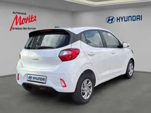 Hyundai i10 1.0 Benzin Select Navi Rückfahrkamera Bild 3
