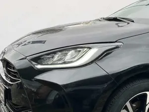 Toyota Yaris 1.5 Hybrid Teamplayer mit Comfort-Paket Bild 4