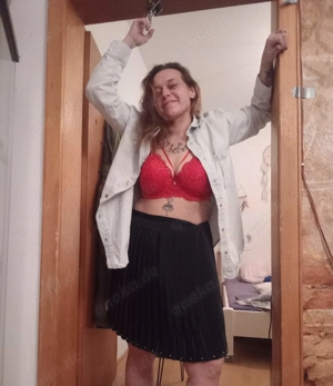 Biete heiße Bilder und Videos an 