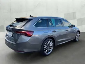 Skoda Octavia Combi 2.0 TDI DSG Tour *AHK*LOUNGE*CHROM* Bild 4