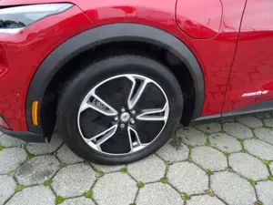 Ford Mustang Mach-E Mustang Mach-E Basis 269PS +360 Grad Kamera Bild 2