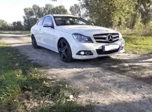 Mercedes-Benz C 250 CDI DPF Coupe (BlueEFFICIENCY) 7G-TRONIC Bild 2