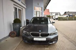 BMW 320 d Mild-Hybrid Touring Aut. Advantage PanoDach Bild 3