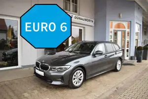 BMW 320 d Mild-Hybrid Touring Aut. Advantage PanoDach Bild 2