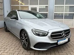 Mercedes-Benz E 220 d Lim. LED/Widescreen/Navi/Kamera/Pano/AHK