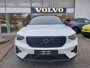 Volvo XC40 Ultra Black Edition 2WD Bild 2
