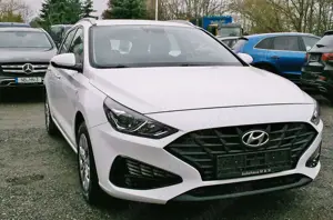 Hyundai i30 cw Pure+Spurhalte+DAB+Klima