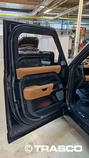 Land Rover Defender 130 - P425 V8 geschützt/protected Level 4 A-KIP Bild 3