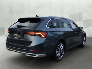 Skoda Octavia Combi 2.0 TDI DSG 4x4 SCOUT +AHK +PANO +HuD +MATR Bild 4