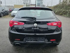 Alfa Romeo Giulietta 1.6JTDM Xenon Klima Euro5 Parksytem Bild 4