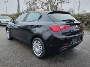 Alfa Romeo Giulietta 1.6JTDM Xenon Klima Euro5 Parksytem Bild 5