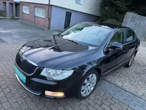 Skoda Superb Elegance*TÜV NEU*AUTOMATIK*LEDER*1 HAND*