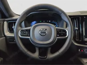 Volvo XC60 +B5+AWD+E-Sitze+Harman-Kard+21"LM+PilotAss++ Bild 3