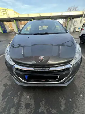 Peugeot 208 PureTech 82 Allure