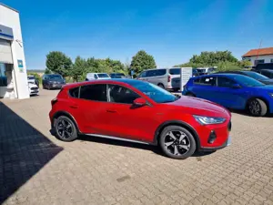Ford Focus Active 1.5L EcoBlue AT AHK BO Pano Ergo Bild 4