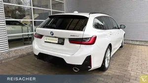 BMW 320 d M-Sport Navi HUD AHK ACC 360° adLED Bild 2