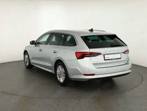Skoda Octavia Combi 1.0 TSI DSG LED Sitzheizung Tempomat Bild 3