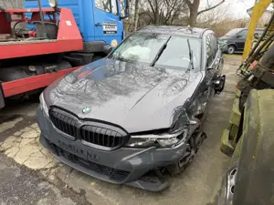 BMW 320 xDrive M Sport Individual Driving*Kamera