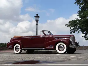 Cadillac Fleetwood Series 75 Fleetwood Convertible-Sedan ~ V8 Cabrio