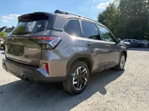 Subaru Forester 2.0 ie 100kW Exclusive NAVI  PANORAMADACH DAB LED Bild 3