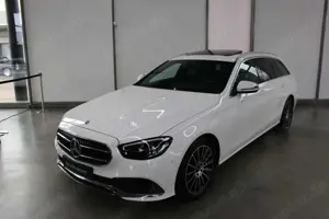 Mercedes-Benz E 220 d T 4M Avantgarde LED Kamera AHK Widescree