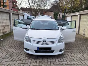 Toyota Corolla Verso 2.2 D-CAT DPF Executive
