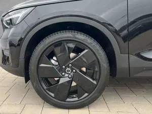 Volvo XC40 B3 Plus Black Edition SD LED Bild 2