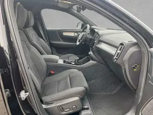 Volvo XC40 B3 Plus Black Edition SD LED Bild 4