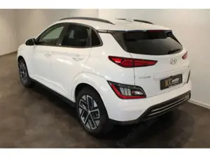 Hyundai KONA 39,2kwh Navi Rückfahrkamera Sitzheizung Klimaautom Bild 4