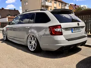 Skoda Octavia Octavia 2.0 TSI DSG RS245 Combi ++SAISONFAHRZEUG++ Bild 4