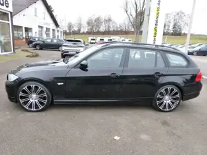 BMW 318 318d Touring [NAVI/PDC/ALU 19"]