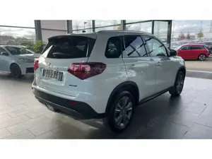 Suzuki Vitara 1.4 Comfort Facelift Navi LED Kamera ACC SitzHZG K Bild 3